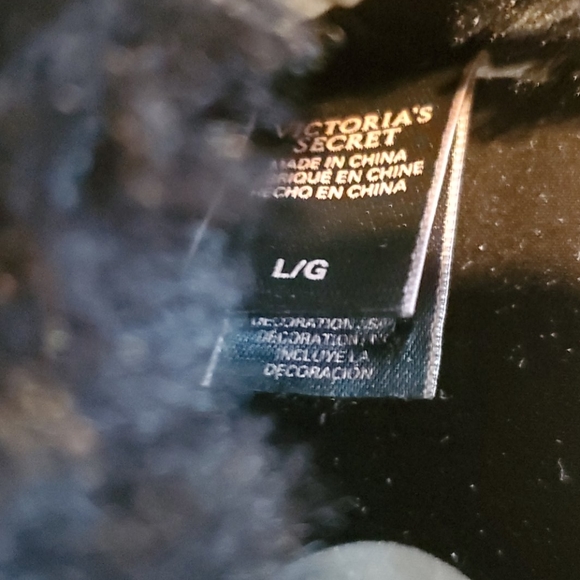 Victoria's Secret Satin Slippers  Size L/G (9-10) - Picture 4 of 5